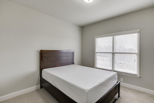 Building Photo - 4537 Grandview Pkwy