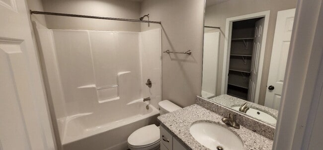Building Photo - Modern Townhome in South Bismarck! Newly Available!