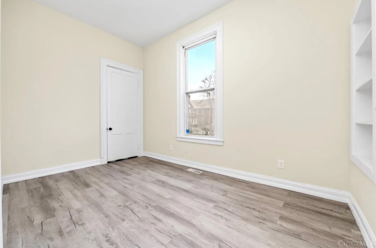 Bedroom 1 - 550 Hale Ave