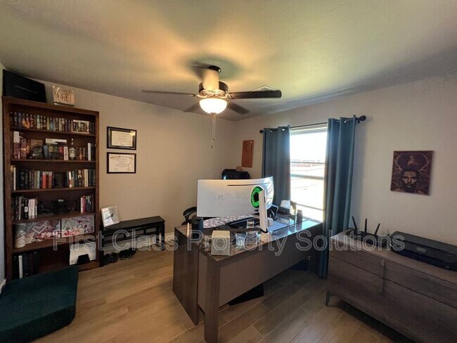 Building Photo - 3116 Drake Crest Dr