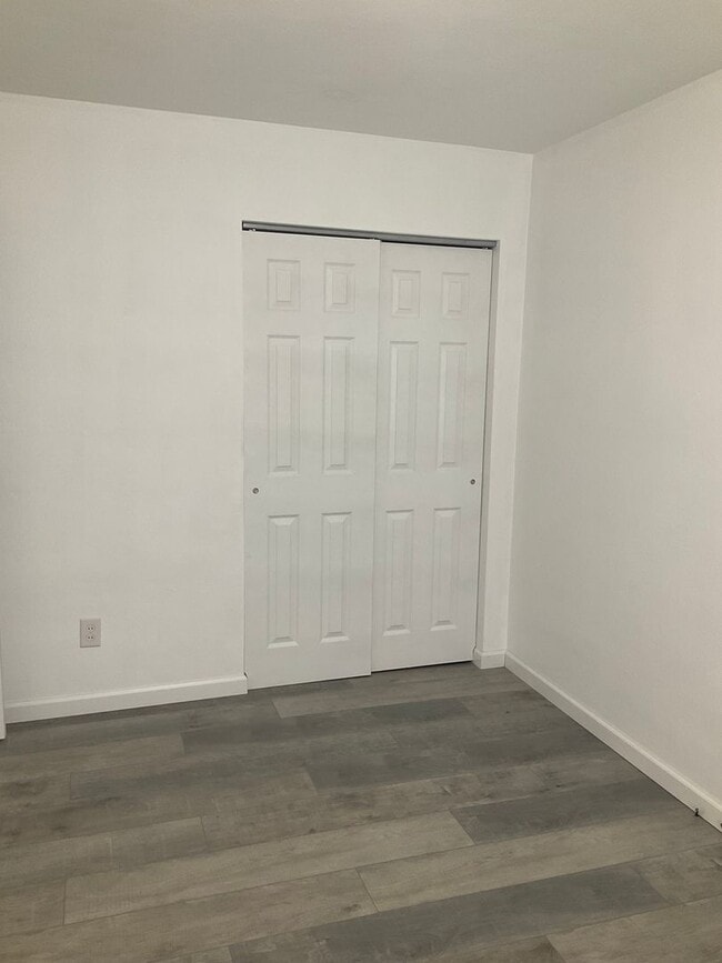 Building Photo - 20 Kingman Ct