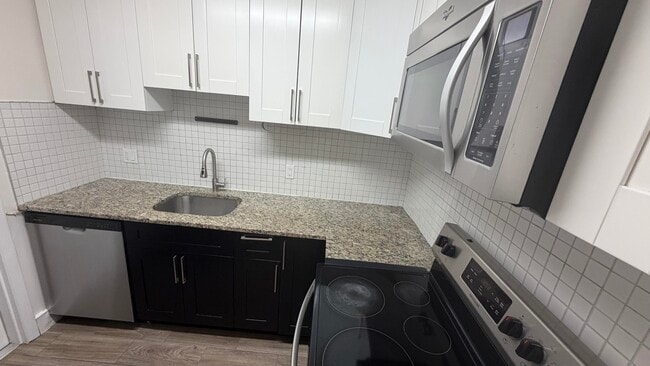Building Photo - 4061 NW 9th Ave