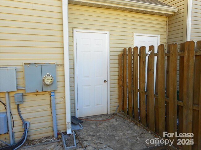 Building Photo - 11310 Ladonia Ct