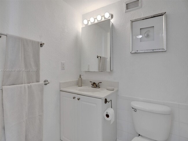 Building Photo - 2501 S Ocean Dr