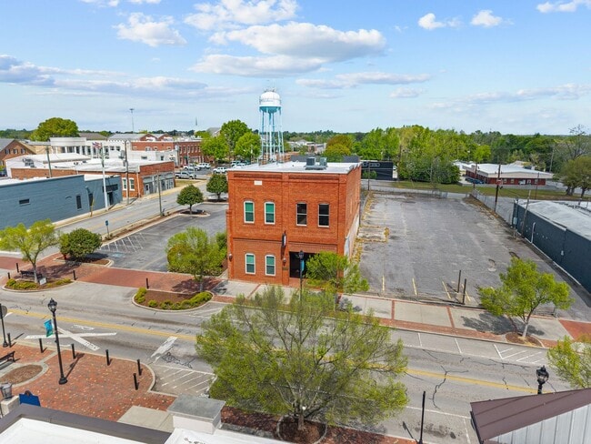 Building Photo - 51 E Main St