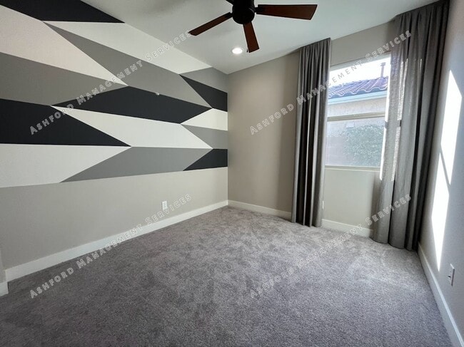 Building Photo - BEAUTIFUL 3 BEDROOM 2 BATHROOM HOME IN PEORIA