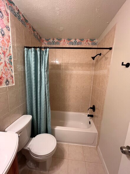 Building Photo - 4419 Romlon St
