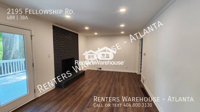 Building Photo - Experience the Perfect Blend of Comfort, S...