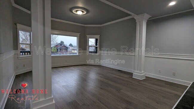 Building Photo - 4520 S Thompson Ave