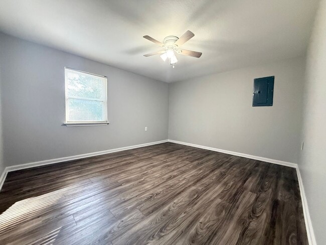 Building Photo - 3711 Bowers St