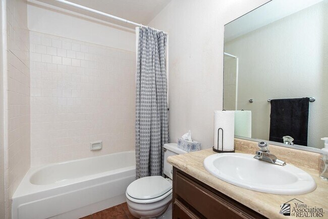 Building Photo - 770 W 37th St