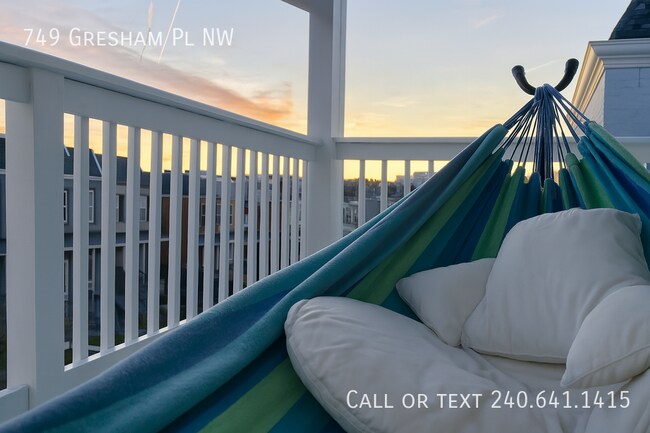 Building Photo - 749 Gresham Pl NW