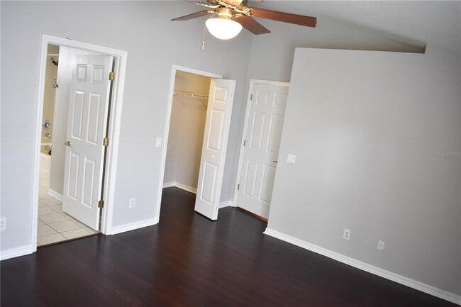 Building Photo - 2132 Brandon Park Cir