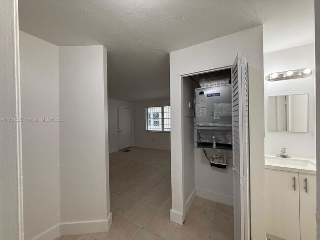 Building Photo - 1745 NW 47th Terrace