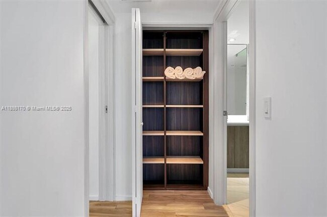 Building Photo - 801 S Miami Ave