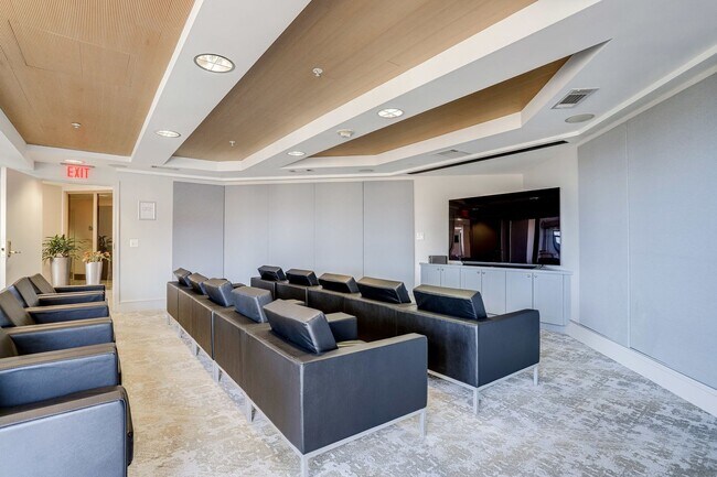 Building Photo - This luxury 2 bedroom condo has phenomenal amenities and is walking distance to the new Potomac Y...