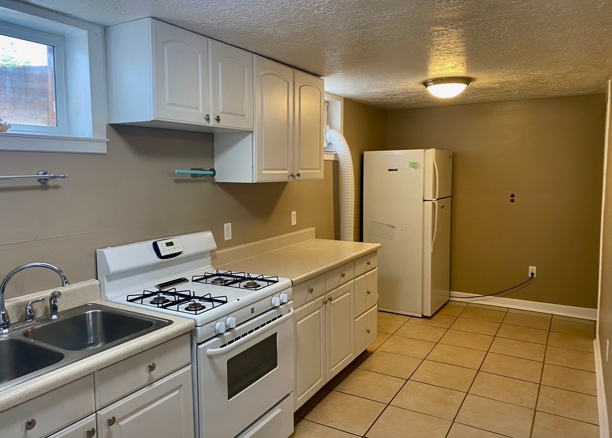 Building Photo - 118 N 900 W