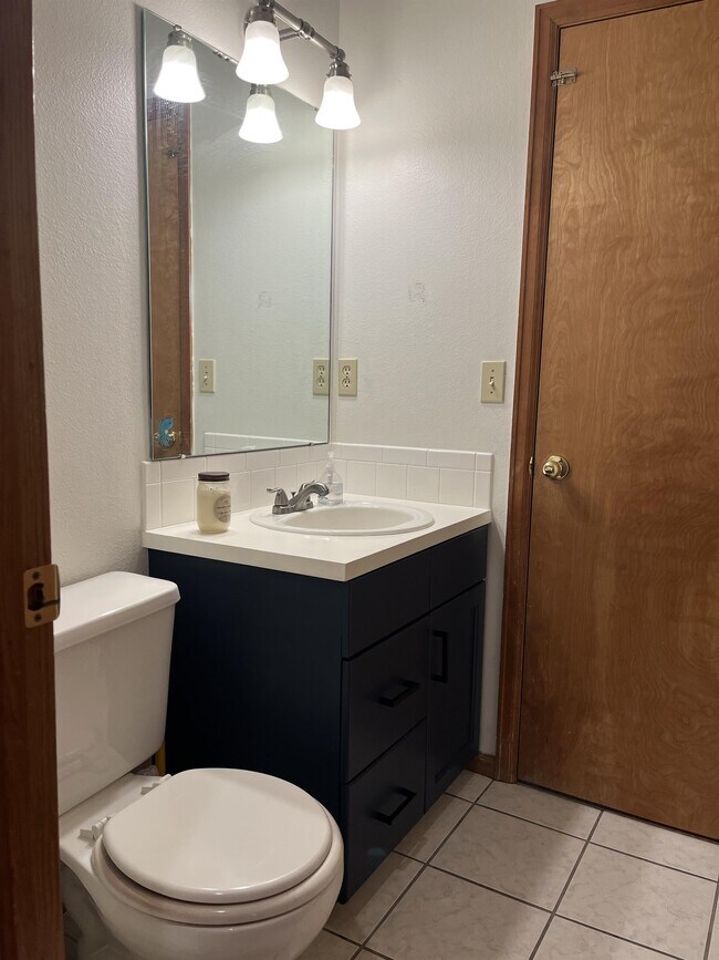 Building Photo - 2032 Prairie View Ct