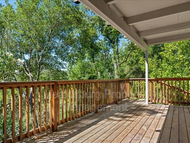 Building Photo - 2054 Madrone Ave