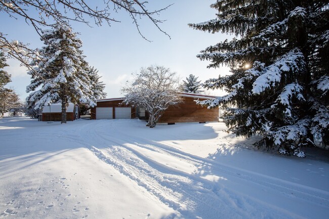 Building Photo - Cozy Rooms for Rent in Bozeman! $850-$1000...