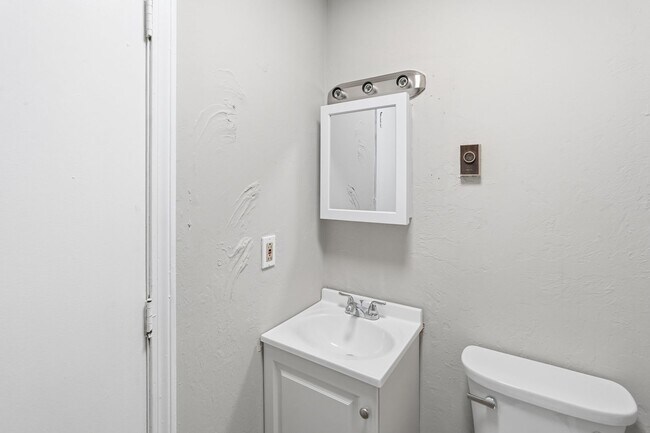 Building Photo - 26 Old West Brookfield Rd