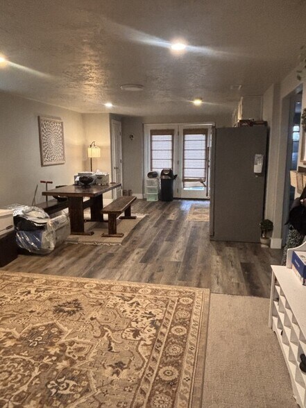 Building Photo - 2057 700 W