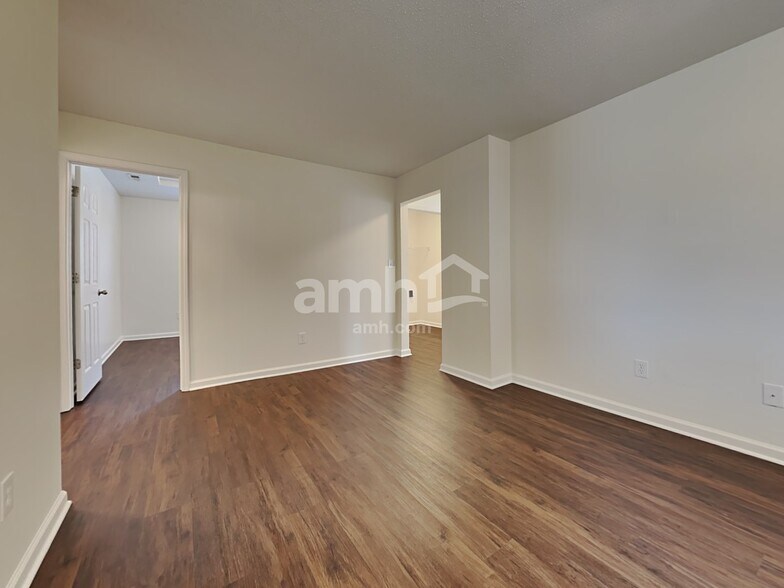 Building Photo - 15511 Sandlands Cir