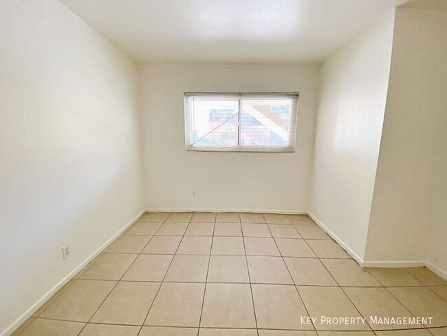 Building Photo - 1904 Rexford Dr