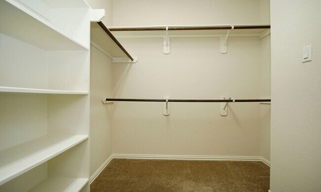 Building Photo - 13827 Slate Mountain Ln