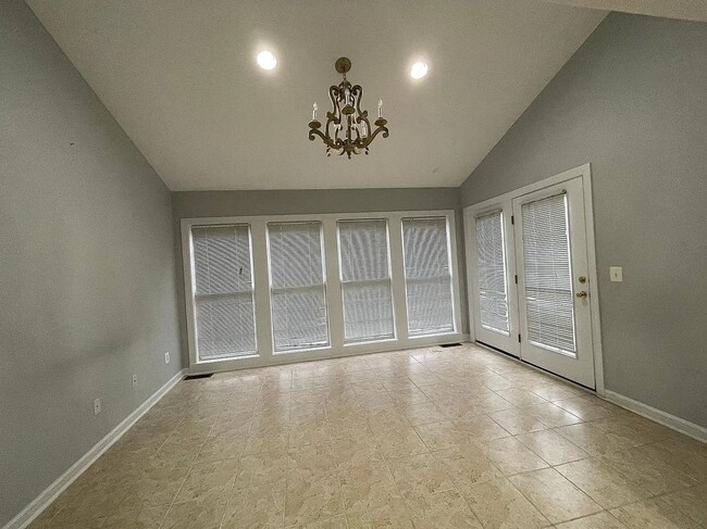 Building Photo - 15028 Gaffney Cir