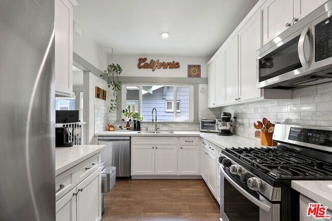 Building Photo - 3878 S Harvard Blvd