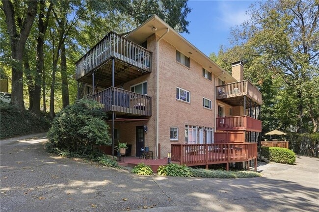 Building Photo - 1466 E Rock Springs Rd NE