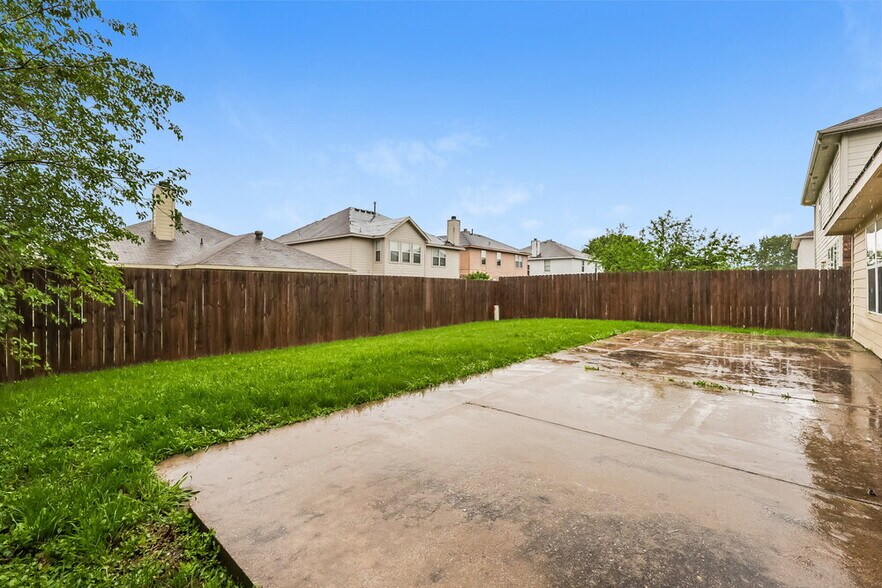 Building Photo - 4701 Palm Ridge Dr