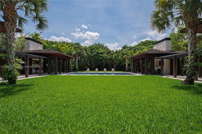 Building Photo - 9000 SW 63rd Ct