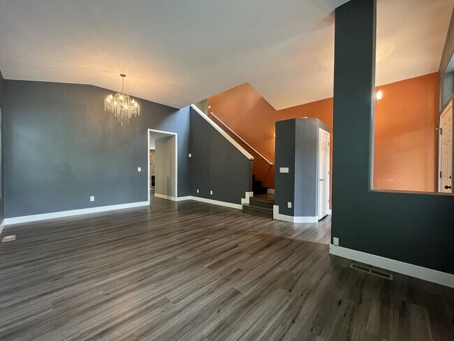 Building Photo - Beautiful 5BD/3BA Home with Soaking Tub, Island Kitchen & Attached 2-Car Garage