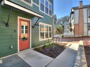 Building Photo - 3809 Valley View Rd