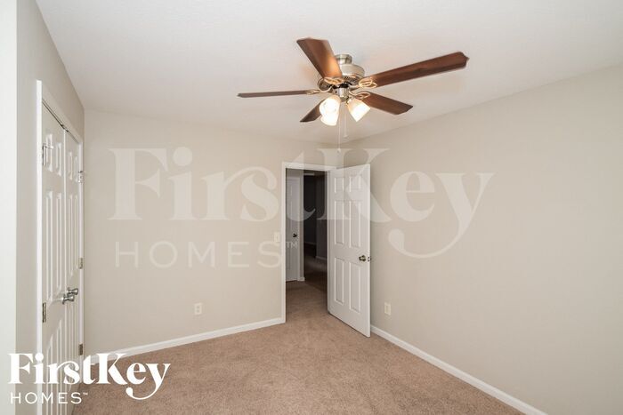 Building Photo - 4005 Cambridge Dr