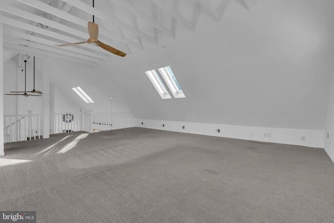 Building Photo - 1080 Crestview Dr