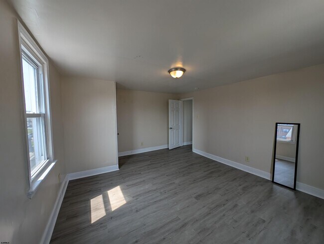 Building Photo - 203 N South Carolina Ave