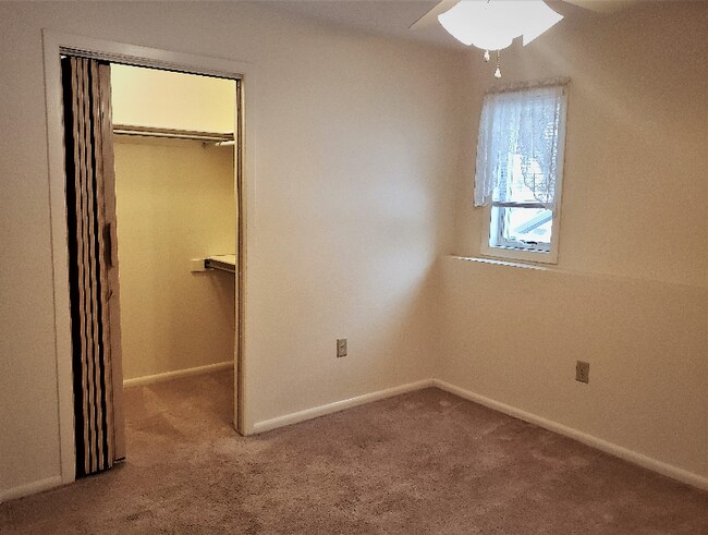 Building Photo - 1319 Walnut St