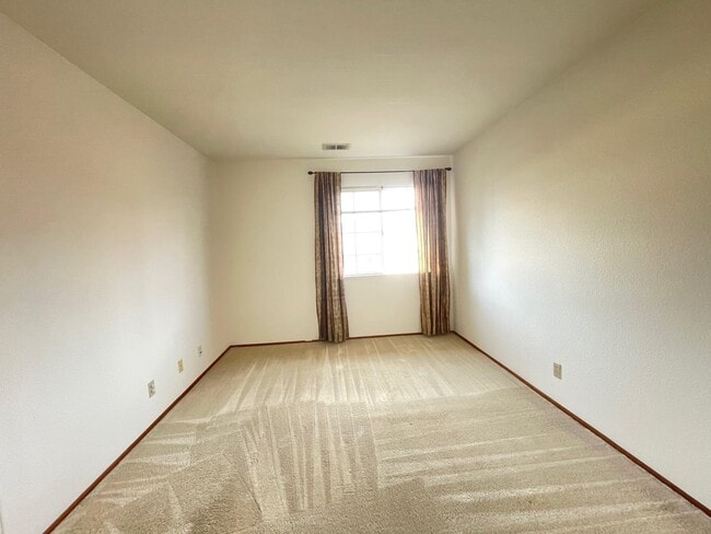 Building Photo - 4176 Bell Common