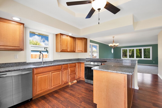 Building Photo - 1013 Stonegate Rd