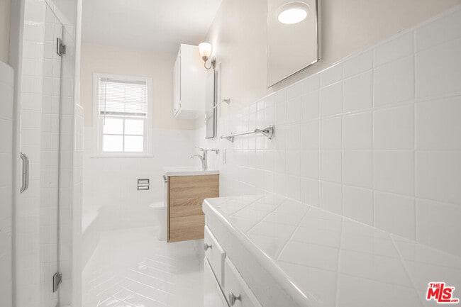 Building Photo - 405 Shirley Pl