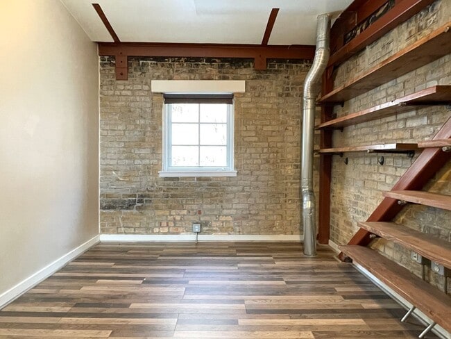 Building Photo - Urban Condo at The Pierpont Lofts!