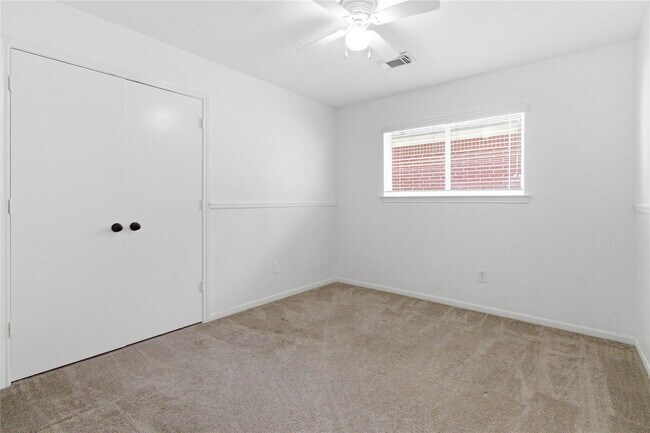 Building Photo - Teal Run Place Court, Fresno, TX 77545 - 4 BR 2 BA single-family home