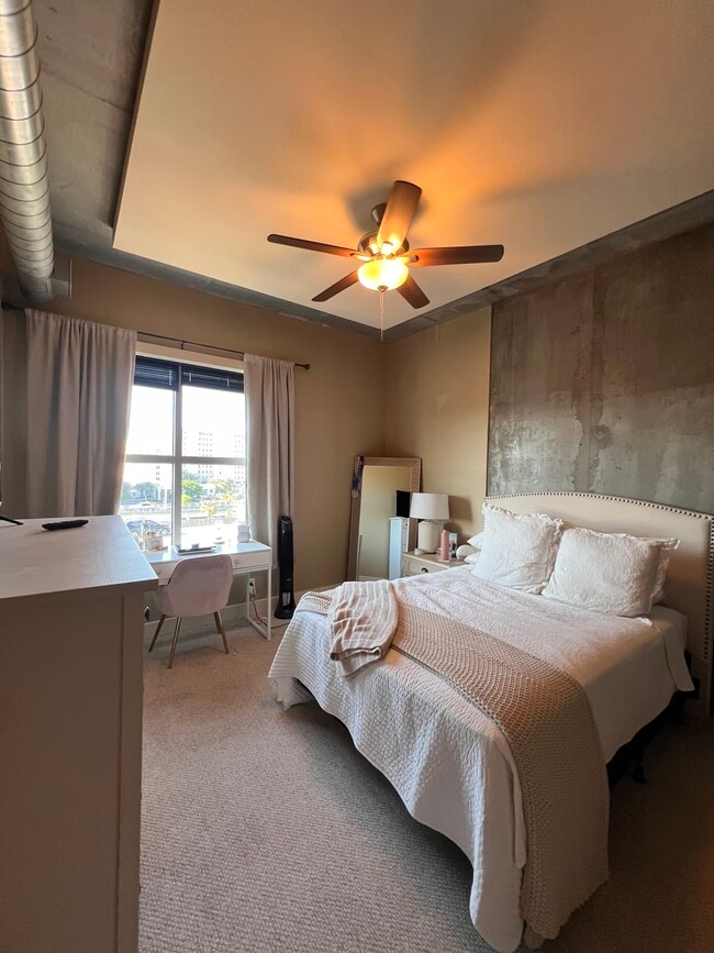 Bedroom 1 - 150 Bee St