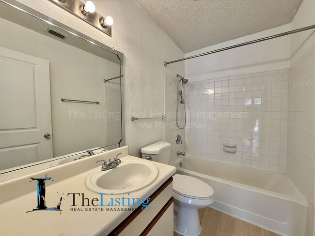 Building Photo - 8724 Mallard Reserve Dr