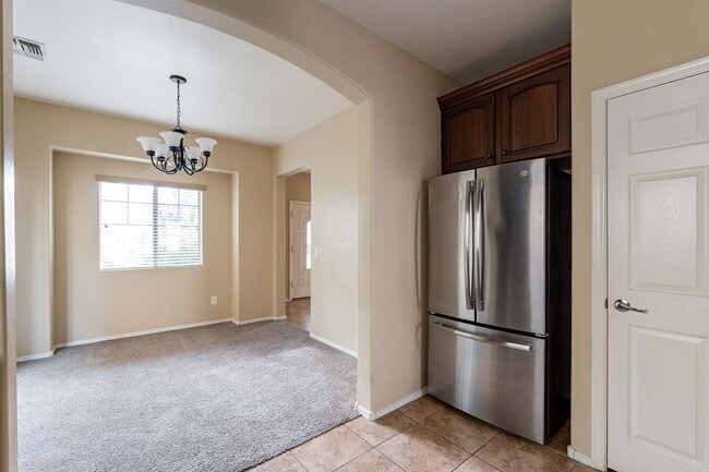 Building Photo - 3 bedroom home in Surprise