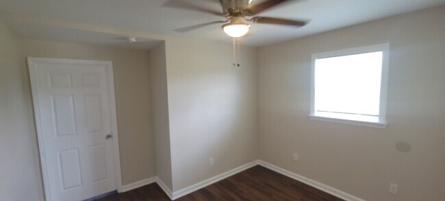 Building Photo - 4505-4507 Dale St