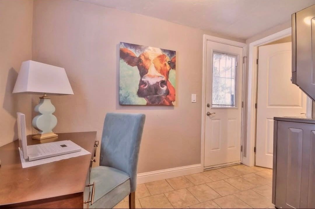 Laundry room/work station - 1912 E St